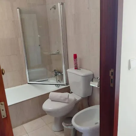 Moradia Próxima Da Do Areinho, Na Ria, E Dos Marretas *