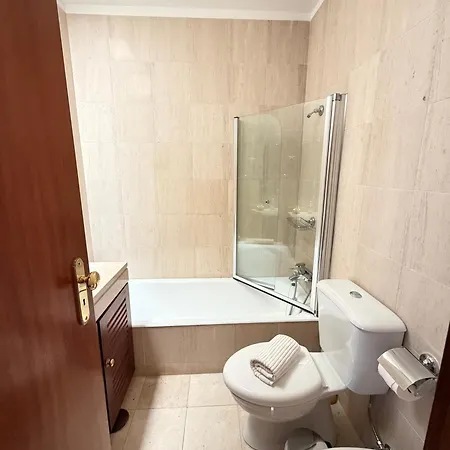 Moradia Próxima Da Do Areinho, Na Ria, E Dos Marretas