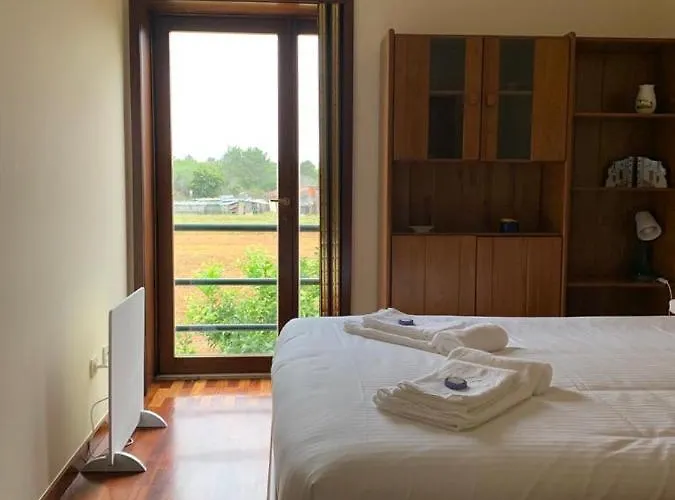 Moradia Proxima Da Do Areinho, Na Ria, E Dos Marretas